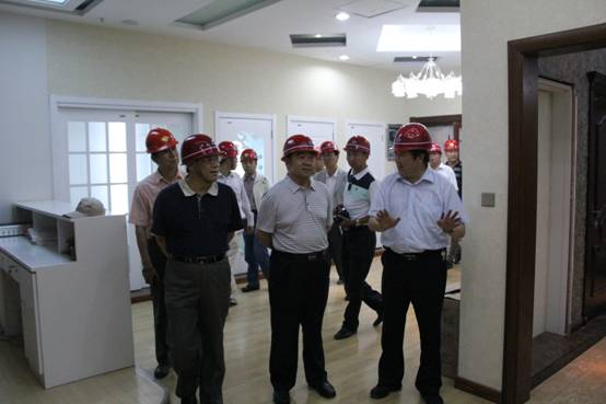 青海省經濟委員會黨組書記、主任，省國資委  黨委副書記、副主任吳海昆實地考察物產集團重點項目